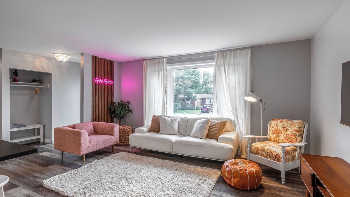 Sudbury House | Cozy, modern home in New Sudbury! Close to major highways and walking trails.