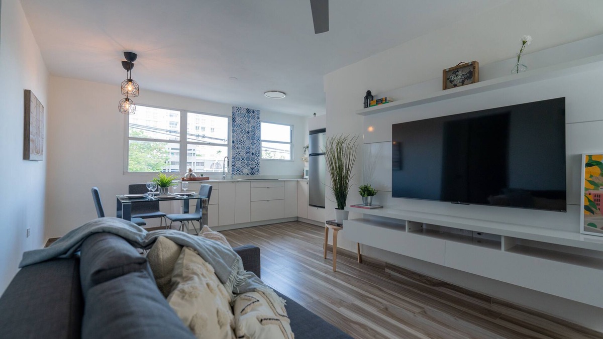 Santurce Apartment | Cozy & Modern. In the heart of San Juan, steps from la Placita.nRenovated apt.