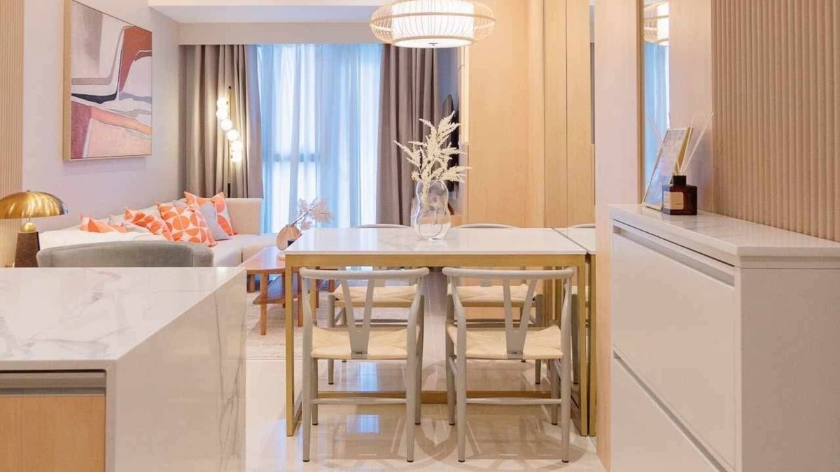 South Cembo Condo | Cozy, Modern & Newly Renovated/Interiored 2BR+, 2.5 BA w/Parking at Uptown BGC