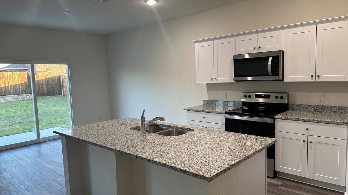 Glenn Heights House | Cozy modern retreat. 20 minutes from Downtown Dallas. Spacious, fresh, clean.