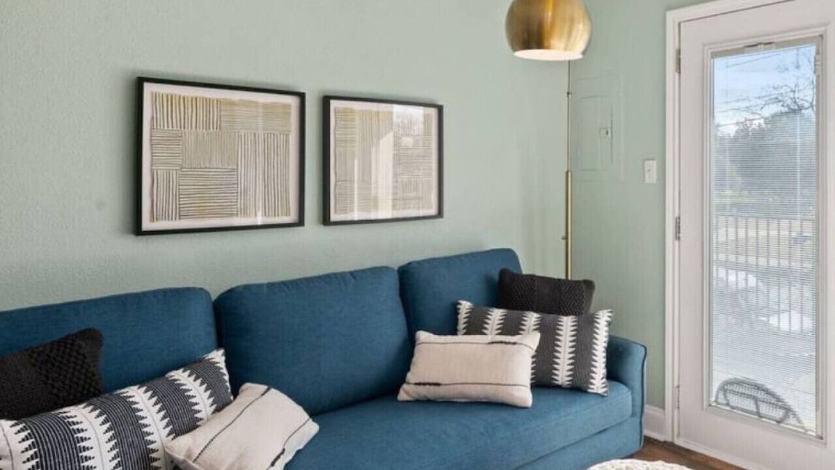 Denton Apartment | Cozy, modern space⭐️Walk to TWU⭐️KING bed⭐Sleeps 4