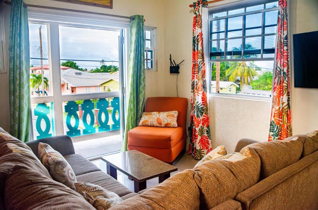 Ruby Apartment | Cozy Modern Upstairs 2 Bed A/C Apt Near 2 Everything