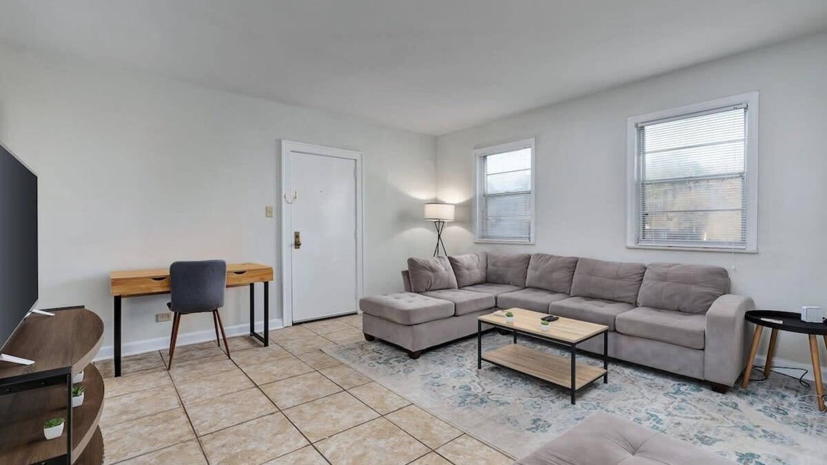 Anniston Apartment | Cozy, modest apartment sleeps 6!