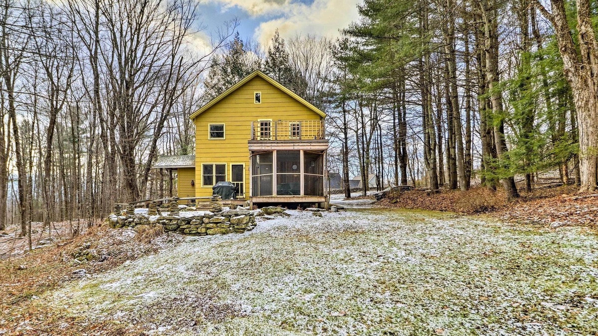 Monterey House | Cozy Monterey Home w/Porch: Walk to Lake Garfield