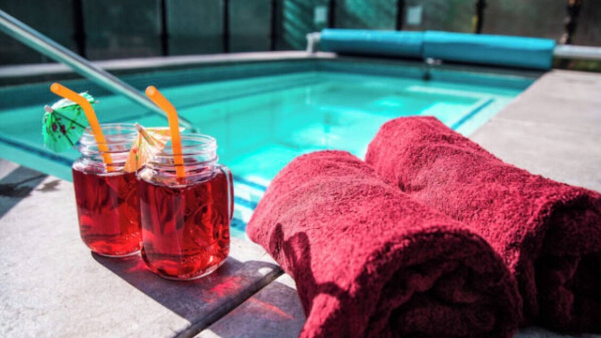Dead Man's Flats Apartment | Cozy Mountain Hideaway, King Bed, hot tub, free parking, Wi-Fi, up to 4 people!