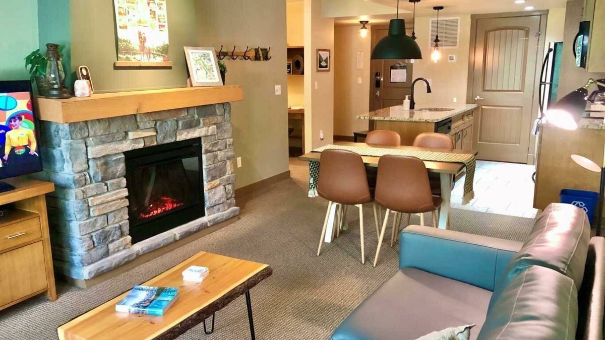 Copperstone Resort Condo | Cozy mountain retreat - Outdoor Hot Tub Access.