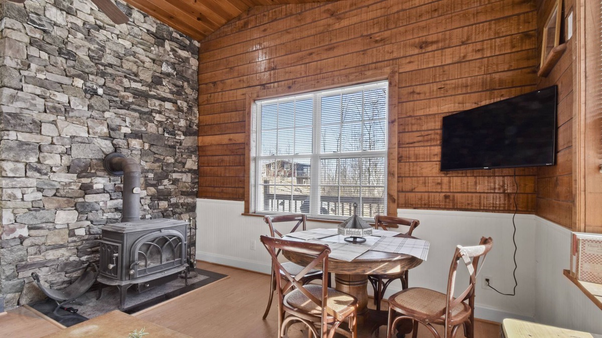 Hood Cabin | Cozy Mountain Cabin