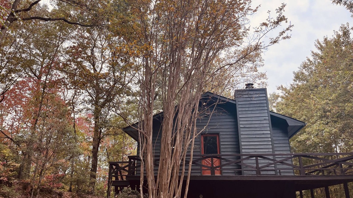 Hiawassee Cabin | Cozy mountain cabin in Hiawassee!