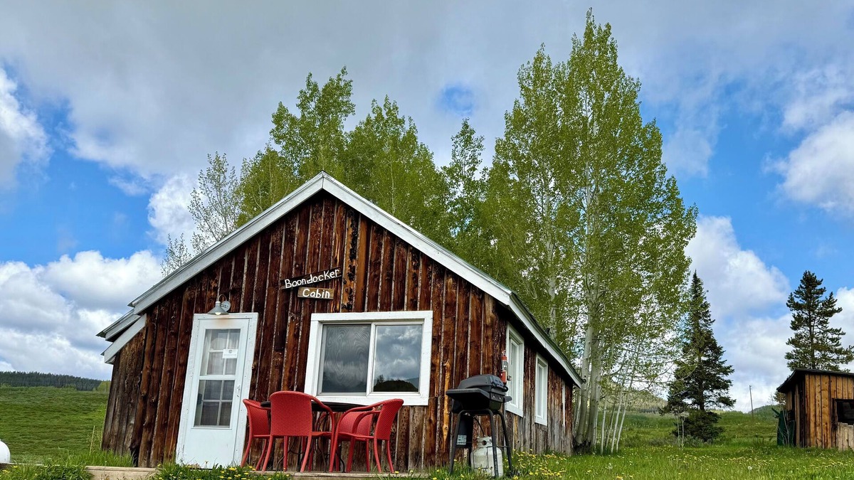 Lake Agnes Cabin | Cozy Mountain Cabin Near Steamboat - Sleeps 8+, Hot Tub Access, Pet-Friendly