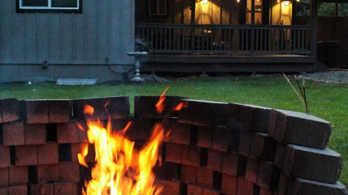 Gold Bar Cabin | Cozy Mountain Cabin with Hot Tub