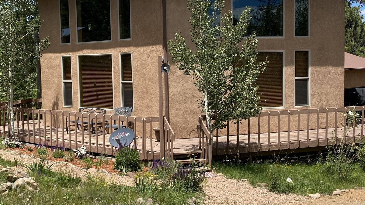 Westcliffe House | Cozy Mountain Home. 360 Mountain Views. Walking distance to Nat'l Forest trails.