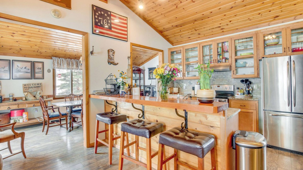 Thayne House | Cozy Mountain Home on 10 Acres w/Fire Pit + Games