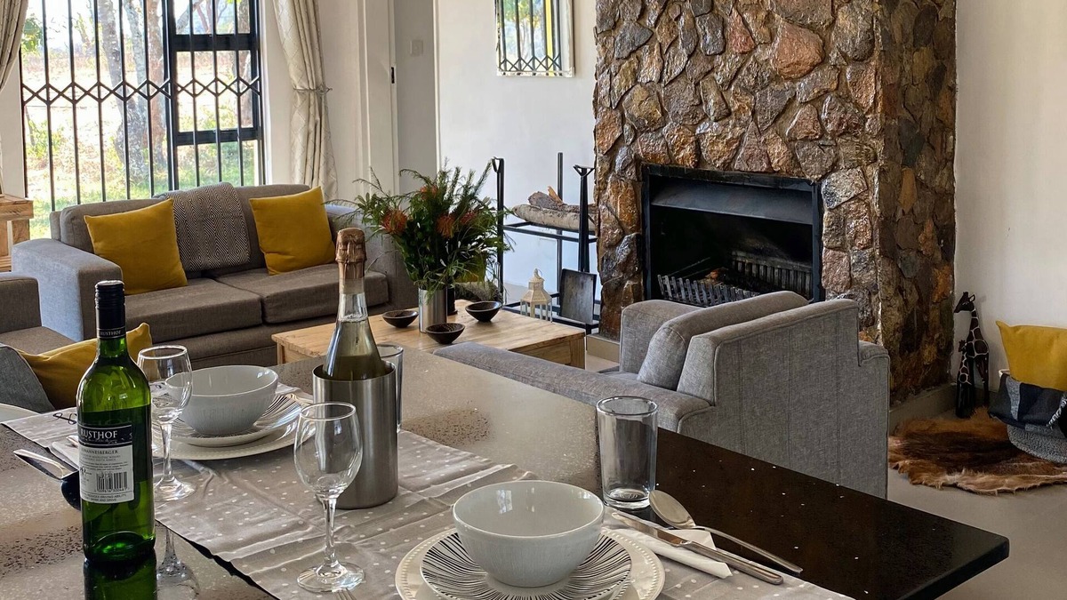 Juliasdale House | Cozy Msasa Views Cottage