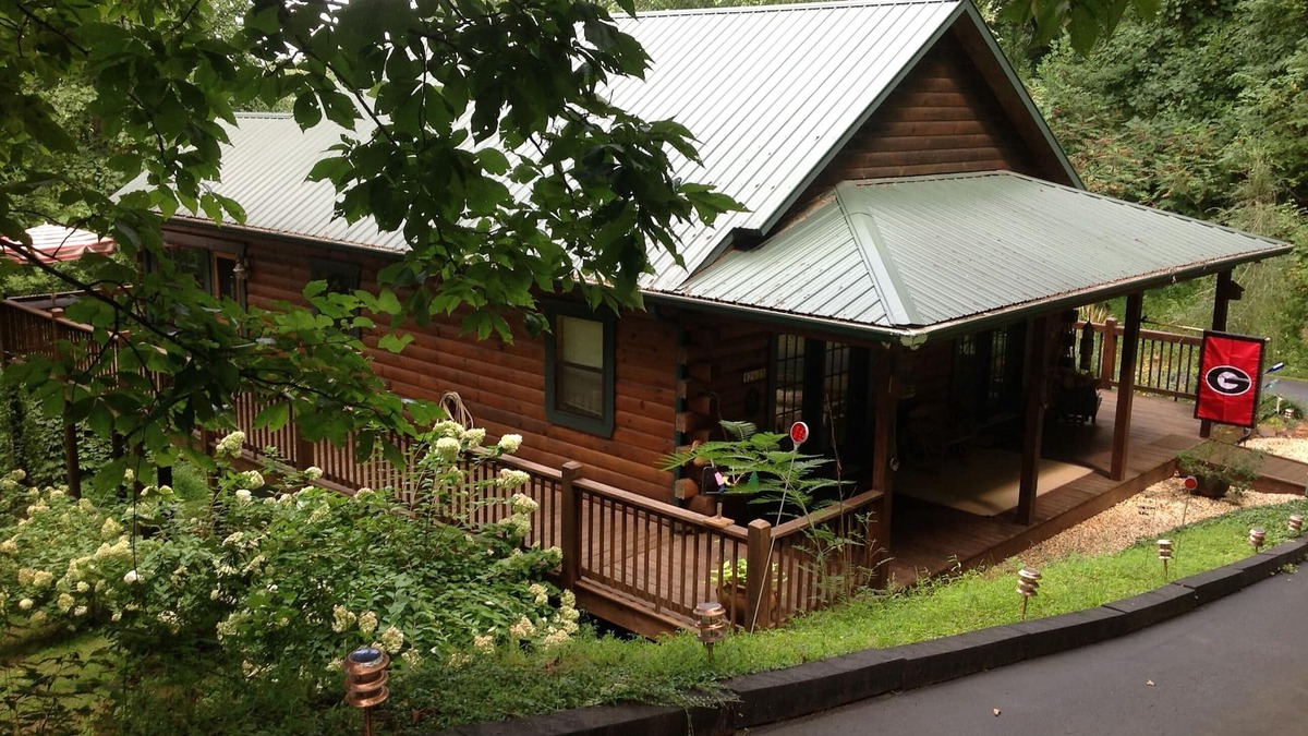 Young Harris Cabin | Cozy Mtn. Cabin-Great Location for Day Trips
