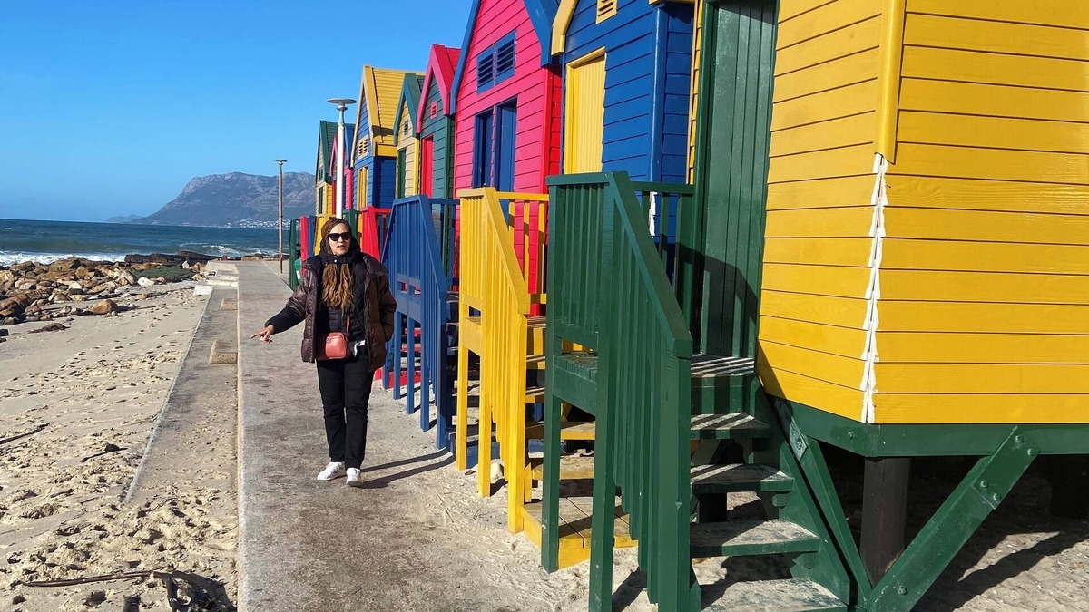 Marina da Gama Apartment | Cozy Muizenberg Holiday Home (near Surfers Corner Beach)