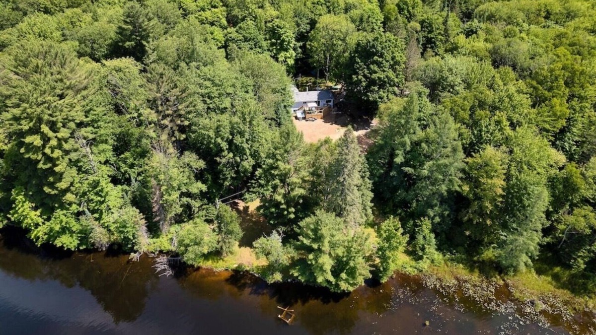 Bracebridge Cottage | Cozy Muskoka cottage