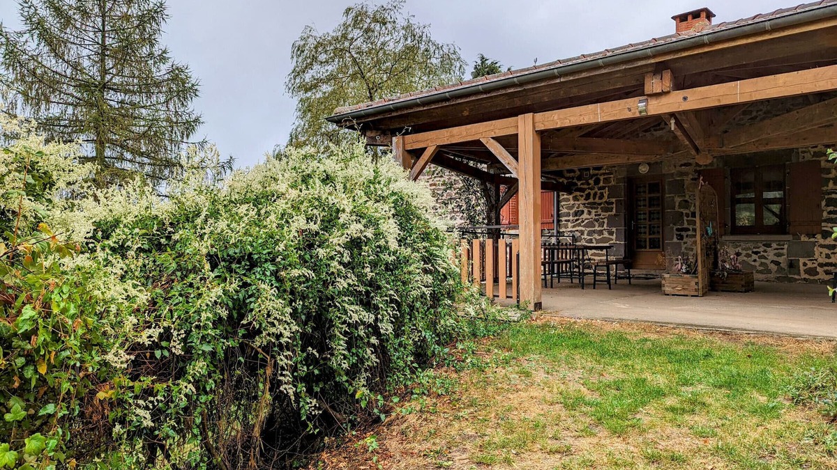 Saint-Didier-sur-Doulon Cottage | Cozy Nature Retreat Near La Chaise-Dieu with Spacious Garden & Child-Friendly Amenities