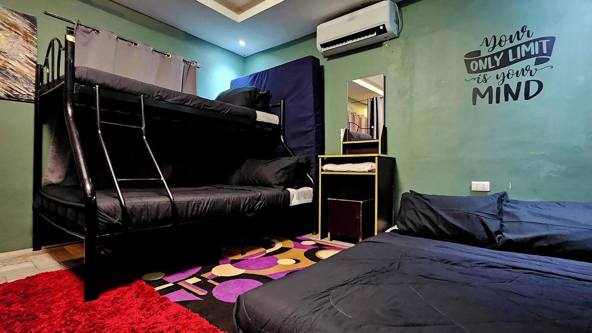 Dasmarinas House | Cozy Natural Haven w/Netflix, Videoke & Alfresco Dining