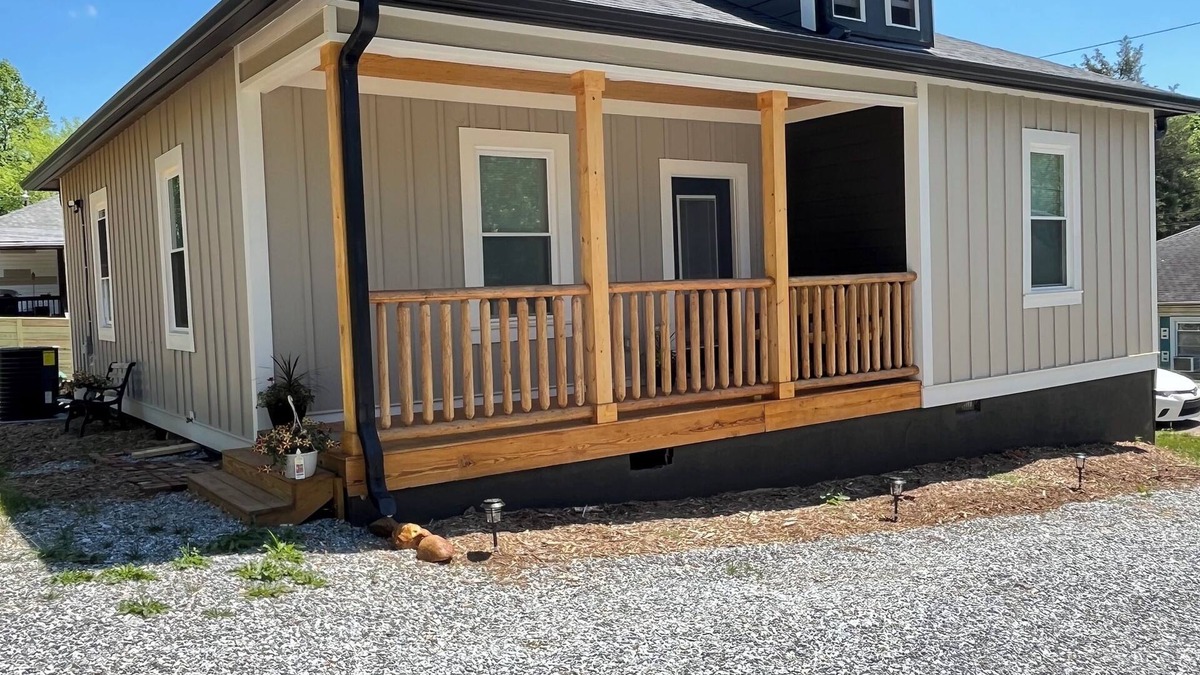 Lenoir House | Cozy NC Cabin