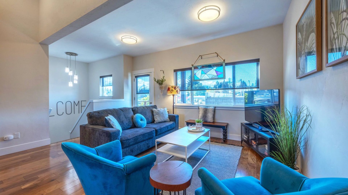 Hood River House | Cozy, Near Downtown, Height of Hood River