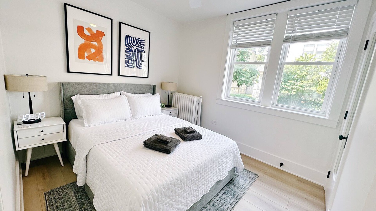 Evanston Apartment | Cozy Neighborhood Escape: Near Northwestern-Chicago-Beaches & More