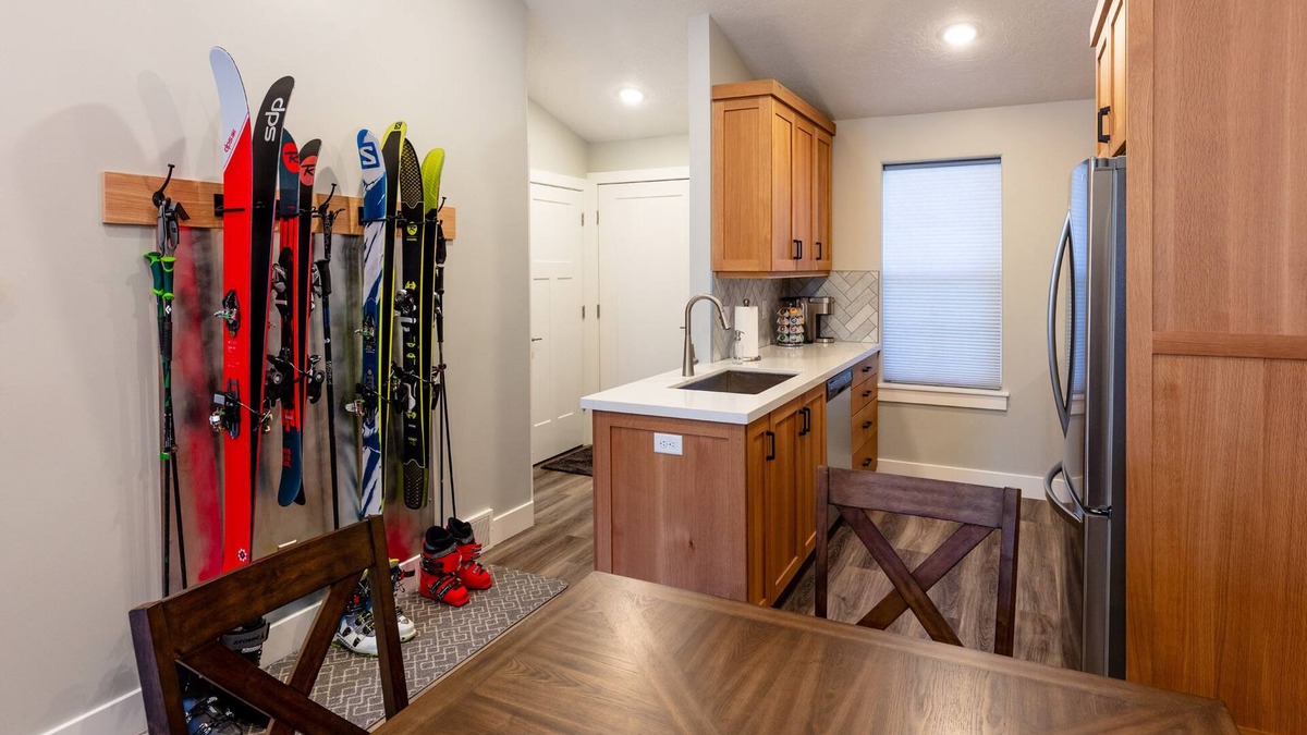Cottonwood Heights Apartment | Cozy, new, sleeps 6! Best location close to canyons!