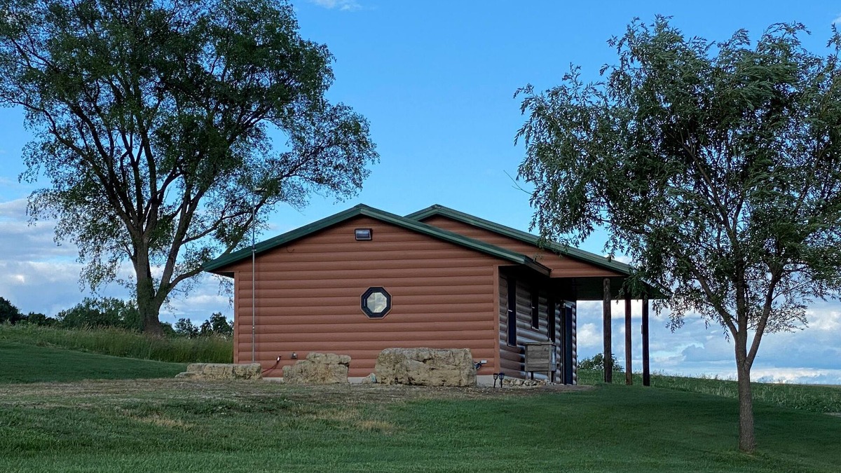Westby Cabin | Cozy Newly Built Cabin with Scenic Views