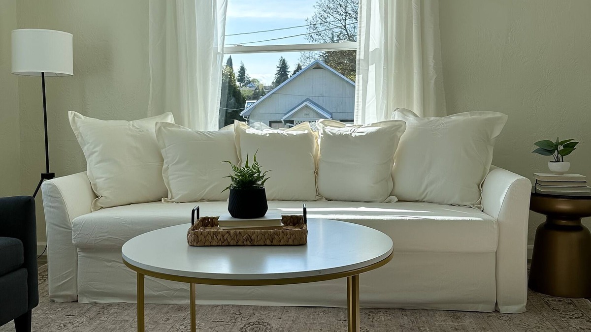 Bremerton House | Cozy Newly Remodeled Cottage Minutes from Ferry! Peaceful Retreat!