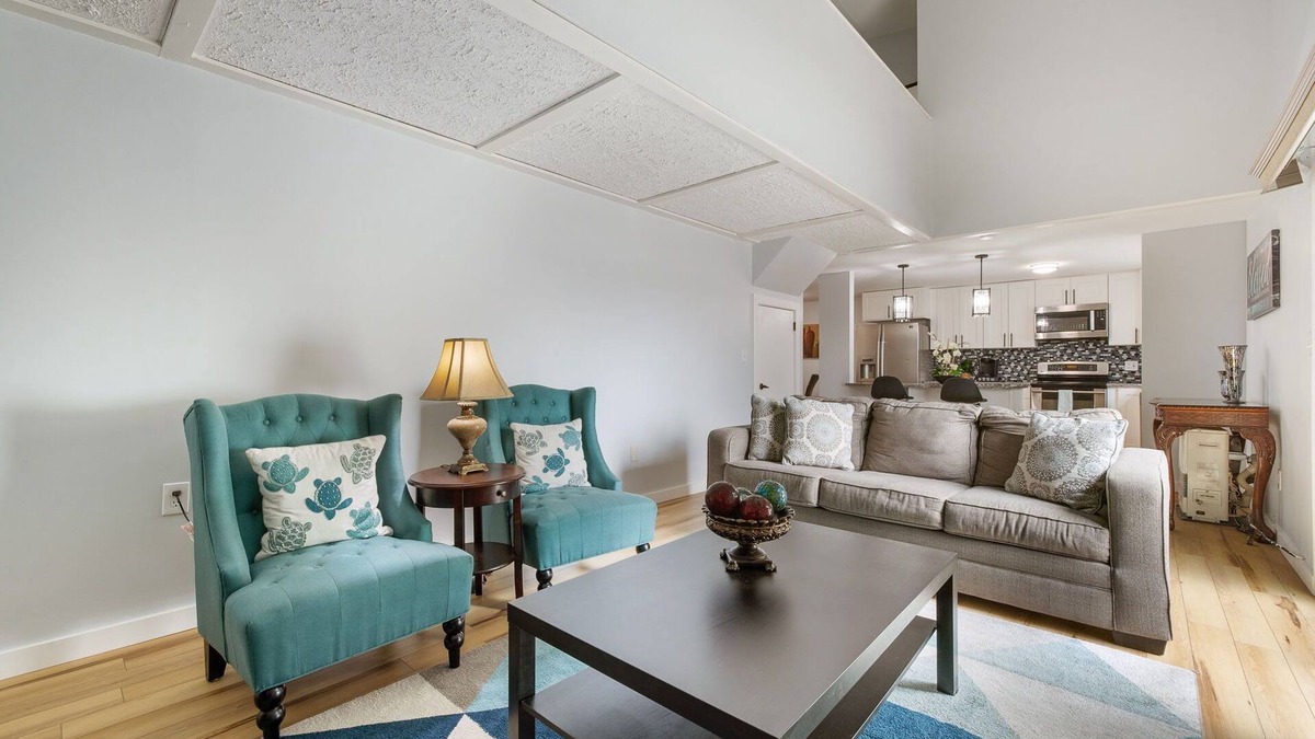 Middletown House | Cozy newly remodeled home close to major amenities in Connecticut a