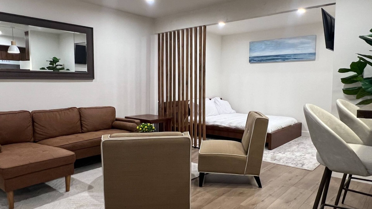 Northwood Condo | Cozy, newly renovated studio condo with fitness room, WiFi in delightful Irvine
