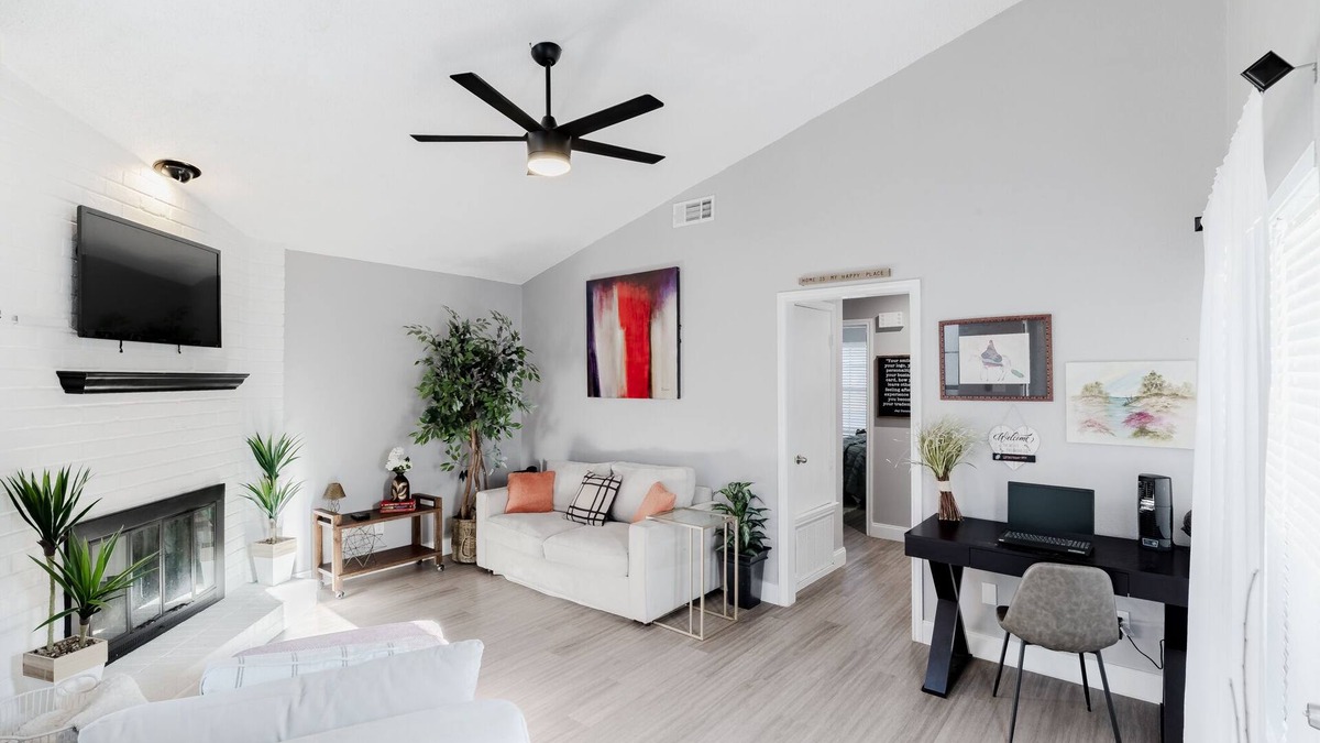 Lewisville House | Cozy Newly Renovated Entire Residential Home