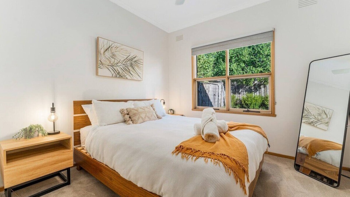 Newtown House | Cozy Newtown 2 bedroom unit