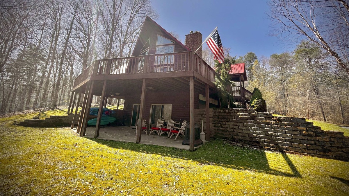 Brownsville Cabin | Cozy Nolin Lakefront Retreat at Mammoth Cave