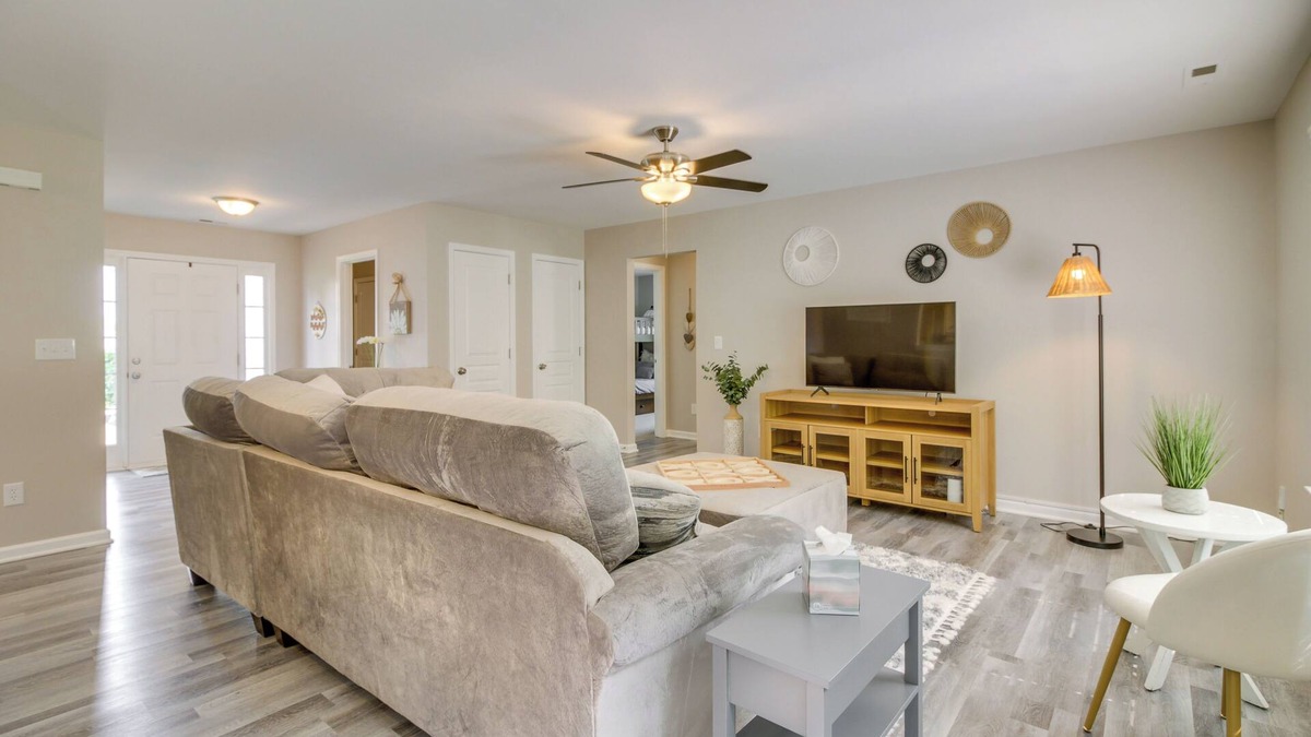Mount Holly House | Cozy North Carolina Abode - Minutes from Downtown!
