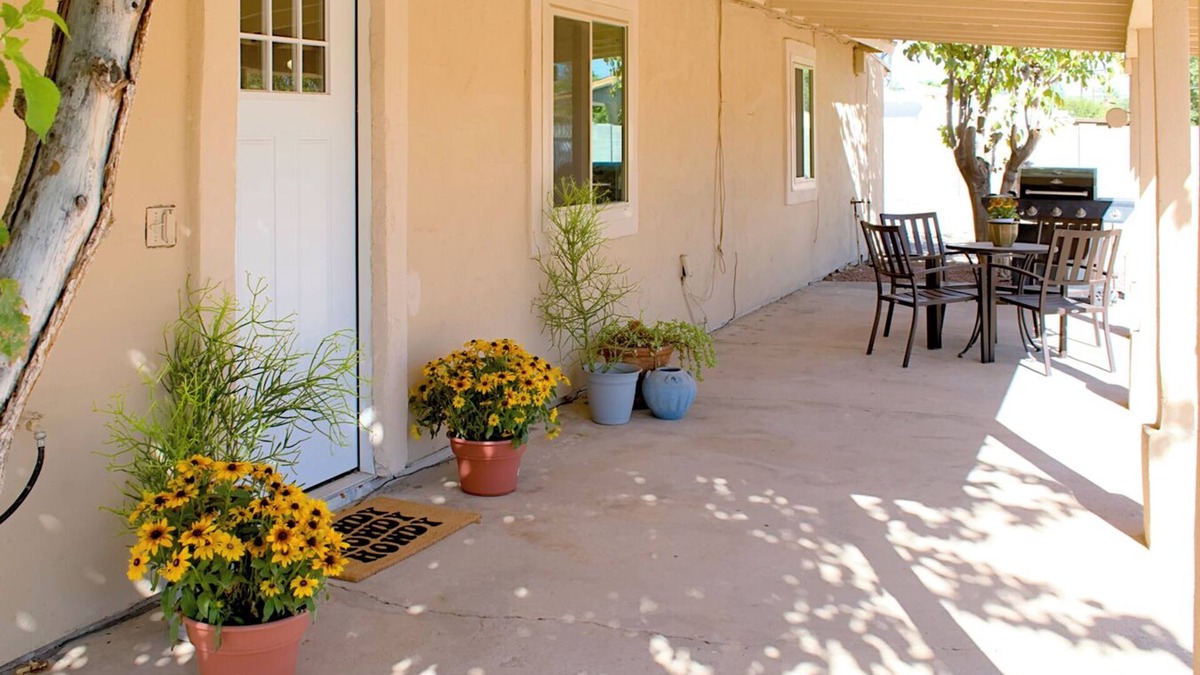 Townsend Terrace House | COZY NORTH PHX 2 BR CASITA, Trailer parking and near MAYO Clinic