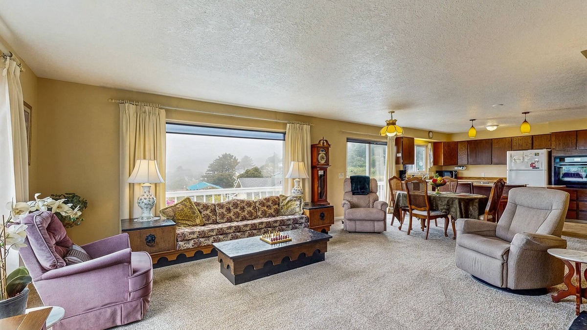 Roads End Apartment | Cozy Oceanview Home with the Best Vistas in Road's End - Dogs Welcome