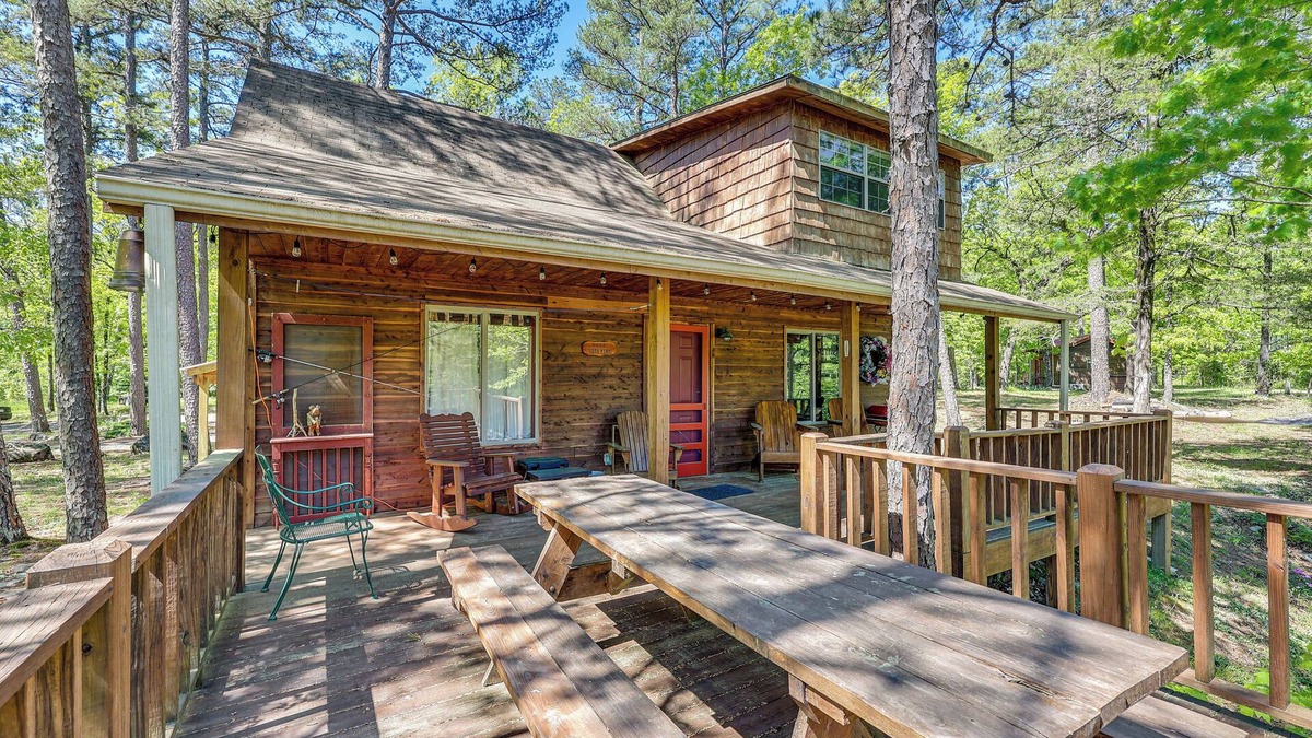 Pine Ridge Cabin | Cozy Oden Oasis w/On-Site Fishing Creek & Deck!