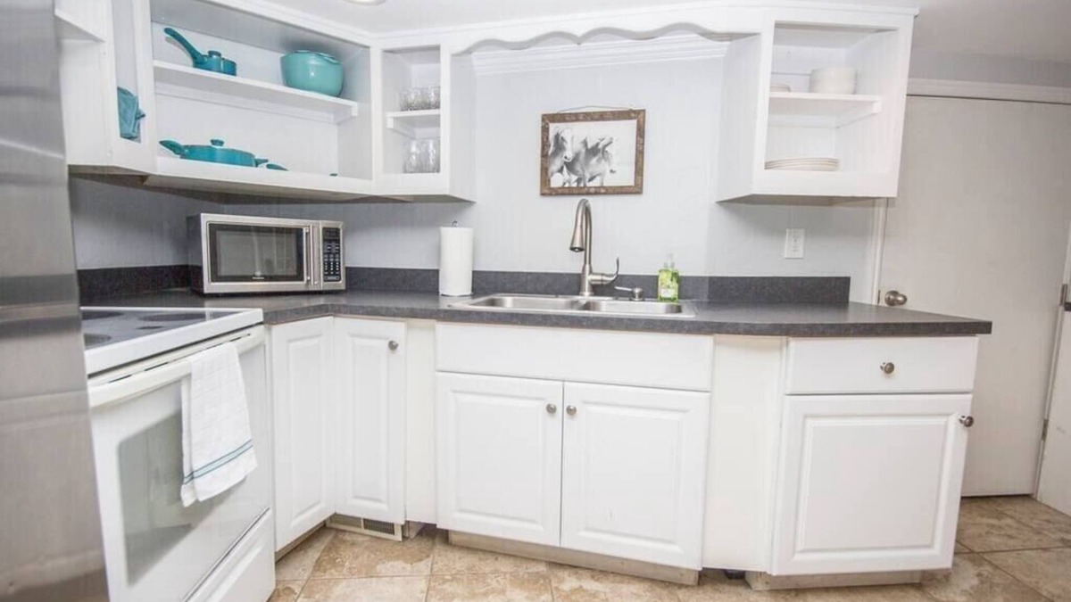 Marriott-Slaterville Apartment | Cozy Ogden Getaway | Close to Ski Resorts | Farm Experience | Patio