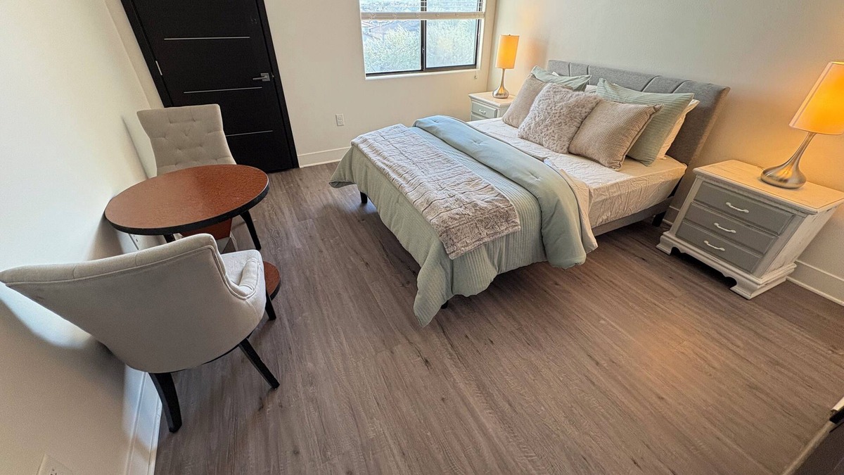 Seven Hills Apartment | Cozy on-Suite with WiFi and fitness room in cool Henderson