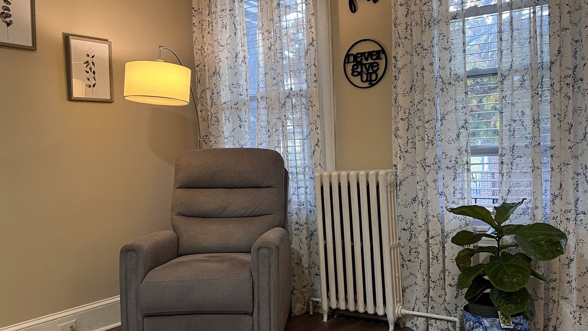 Wilmington House | Cozy on the Hill. Close to Riverfront, Brandywine park and great food