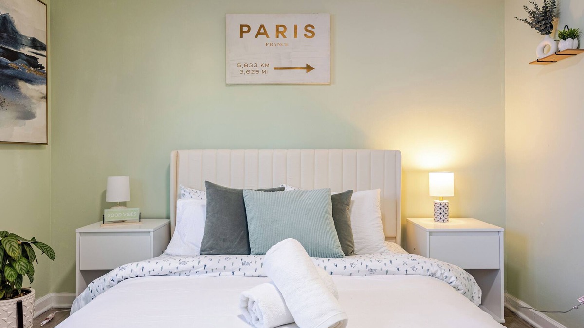 Herndon House | Cozy One-Bed Apartment in Heart of Herndon