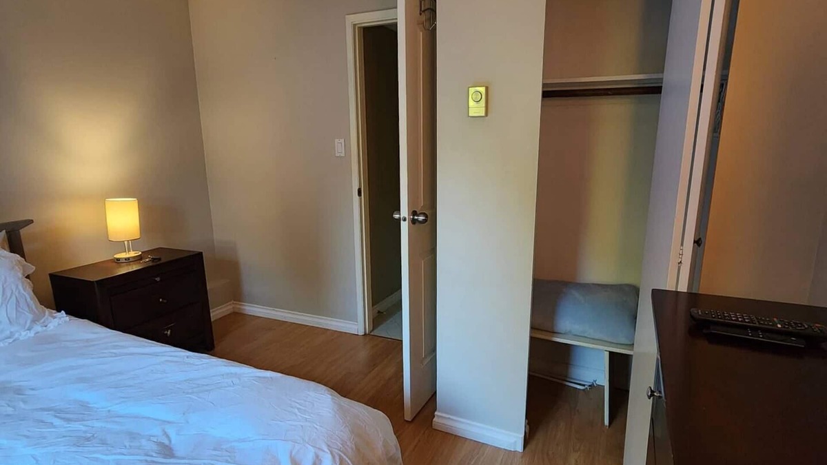 Richmond House | Cozy One Bedroom Available In Richmond! ๐กโ