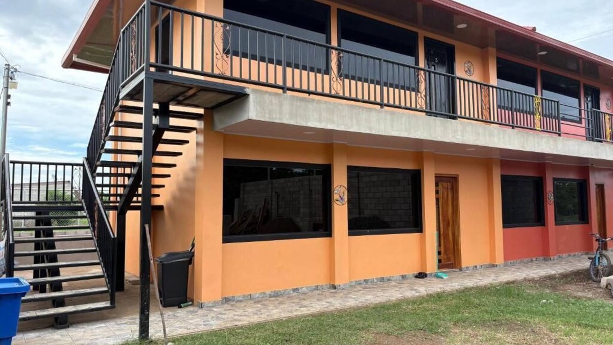 Sonsonate Hotel | cozy one bedroom close to beaches and restaurants.