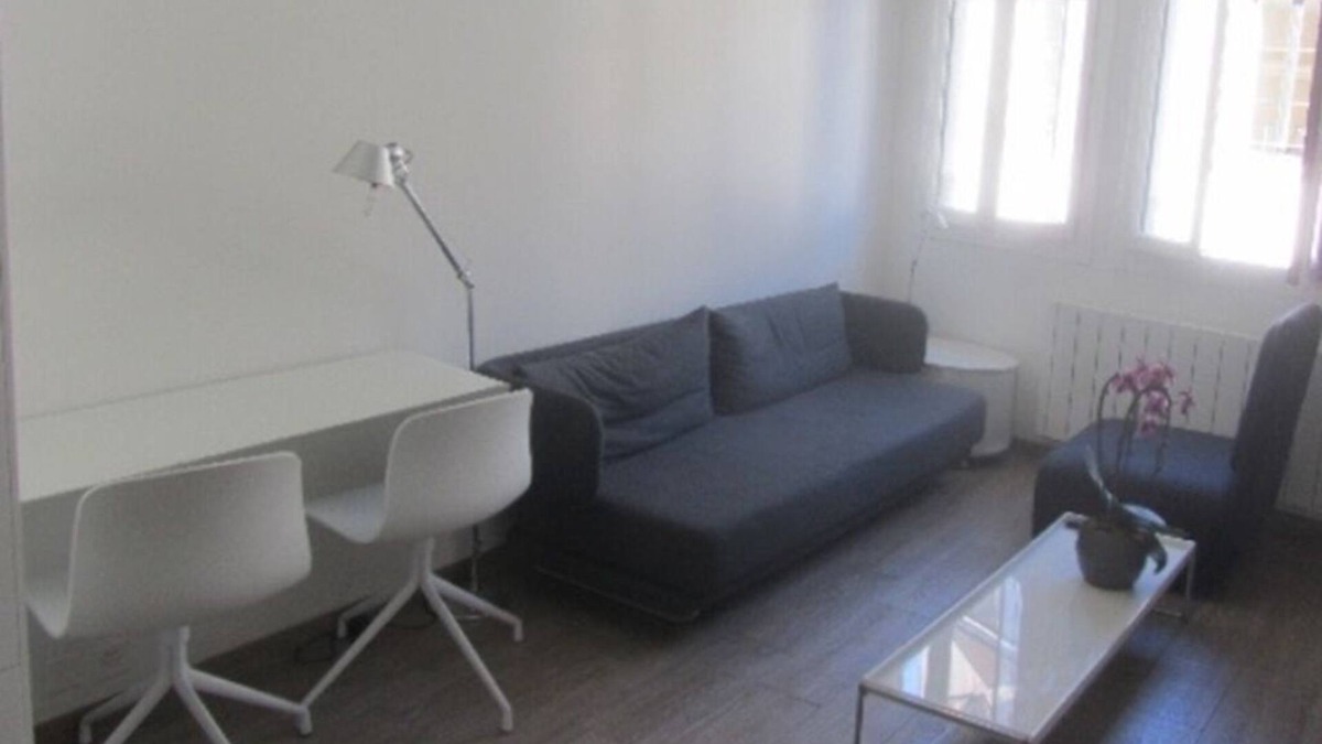 Bourg-de-Four Apartment | Cozy one bedroom/studio in center old town 2 min from lake