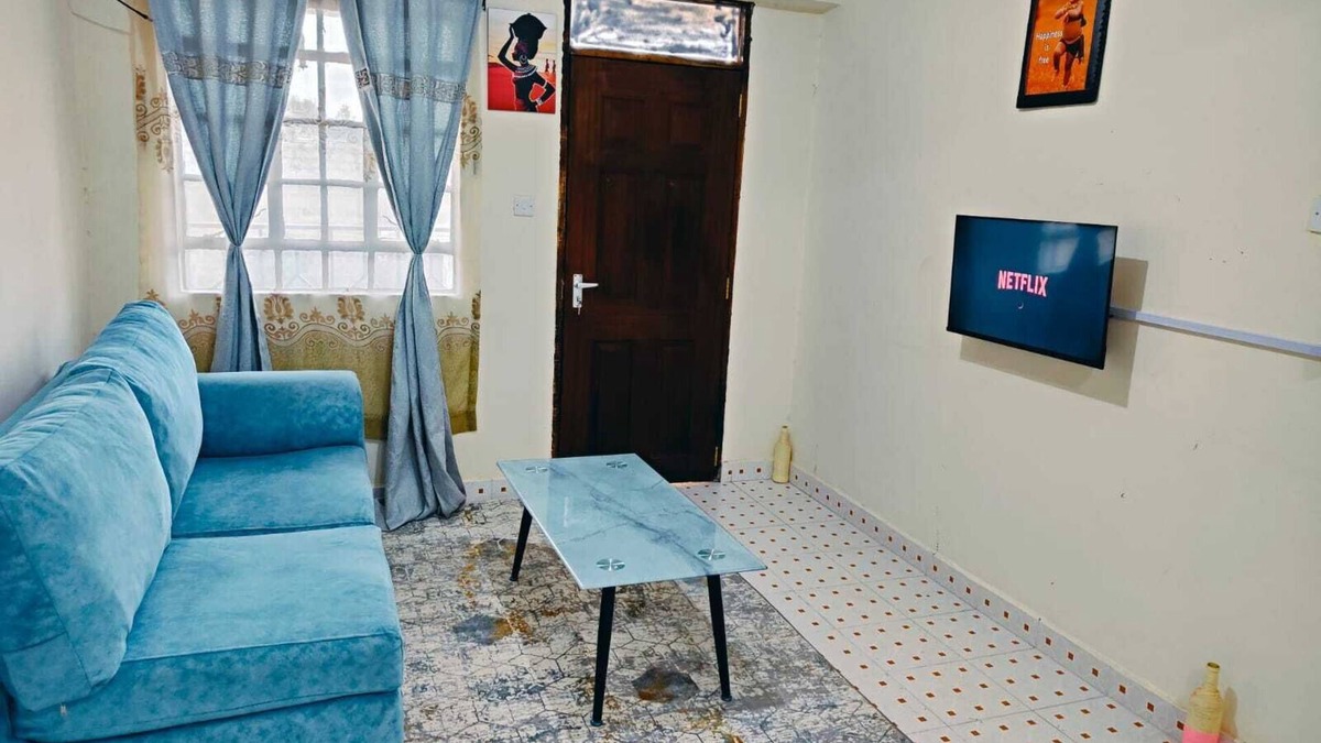 Nanyuki Apartment | Cozy one bedroom unit close to Chicken inn, pizza inn & 5mins to Nanyuki town