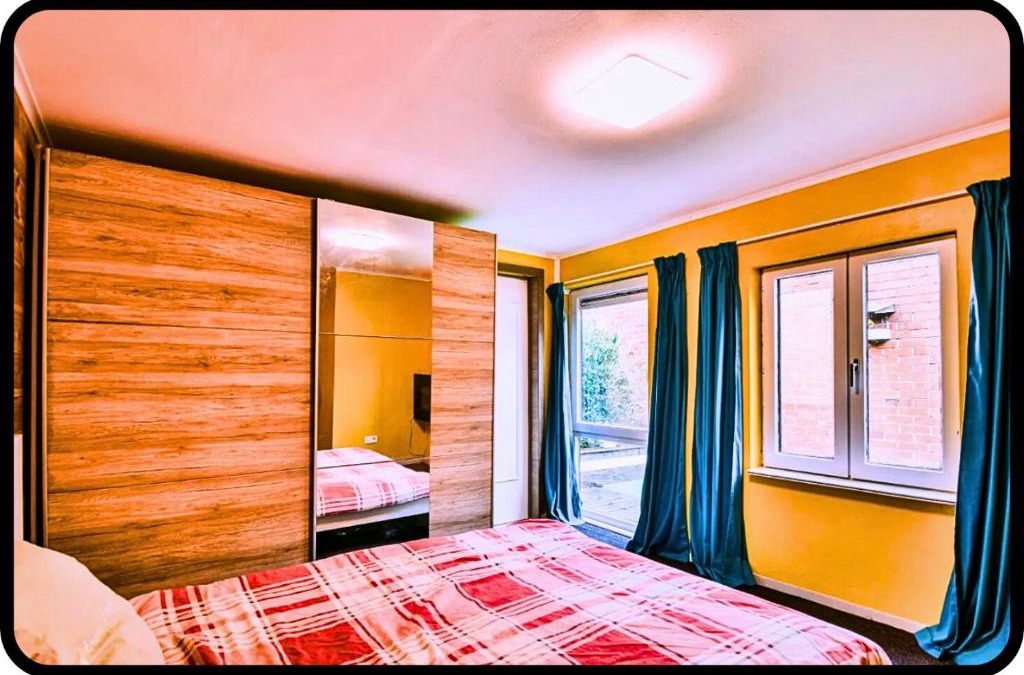 Kortemark House | Cozy one Bedroom with garden & private parking
