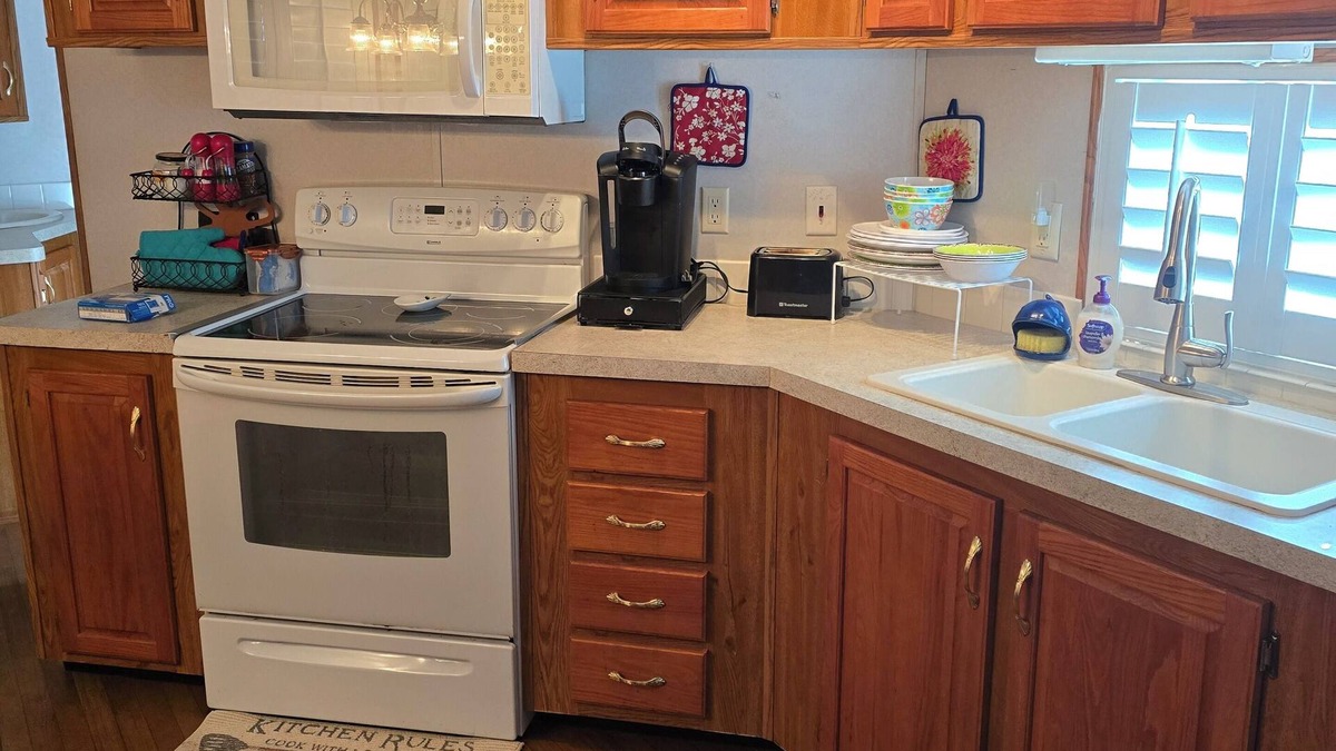 Salt Springs House | Cozy park model with WiFi and AC in fabulous Salt Springs.