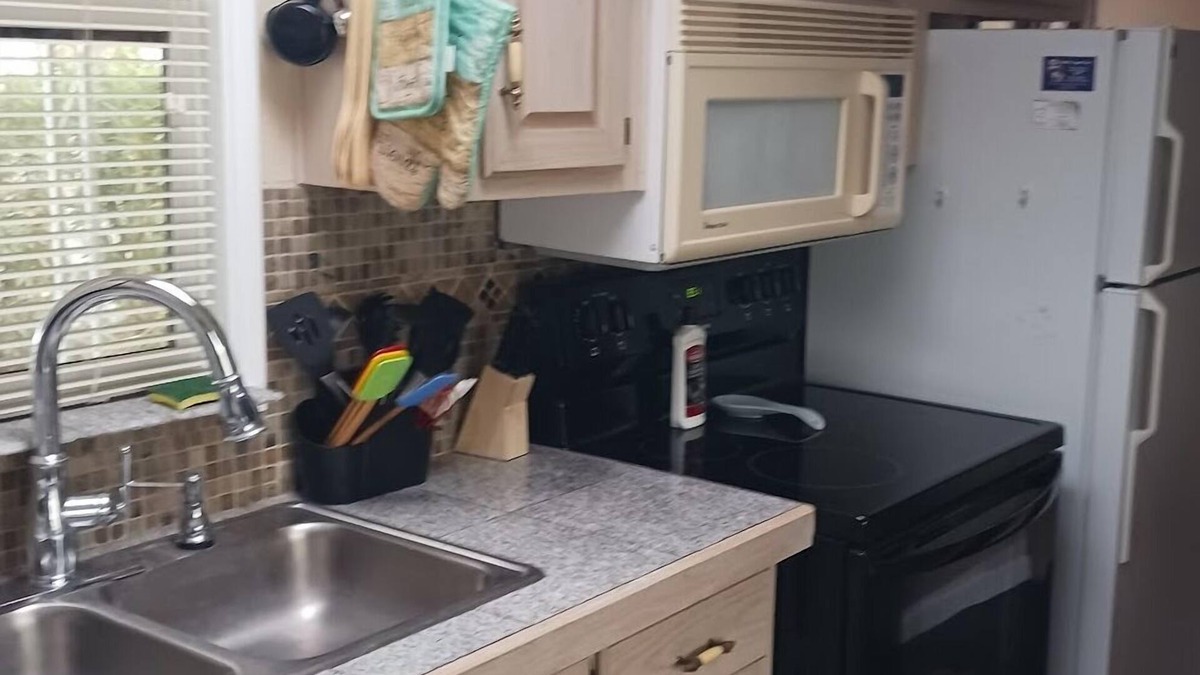 Arizona City House | Cozy parkmodel in charming Arizona City, Az- 55+ older community many amenities