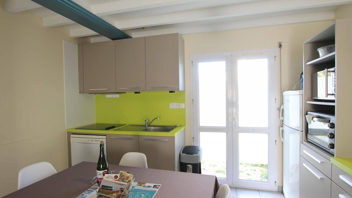 Siouville-Hague Cottage | Cozy Pavilion, 600m from Beach, Surf Spot, Internet, Pet-Friendly, BBQ, Parking