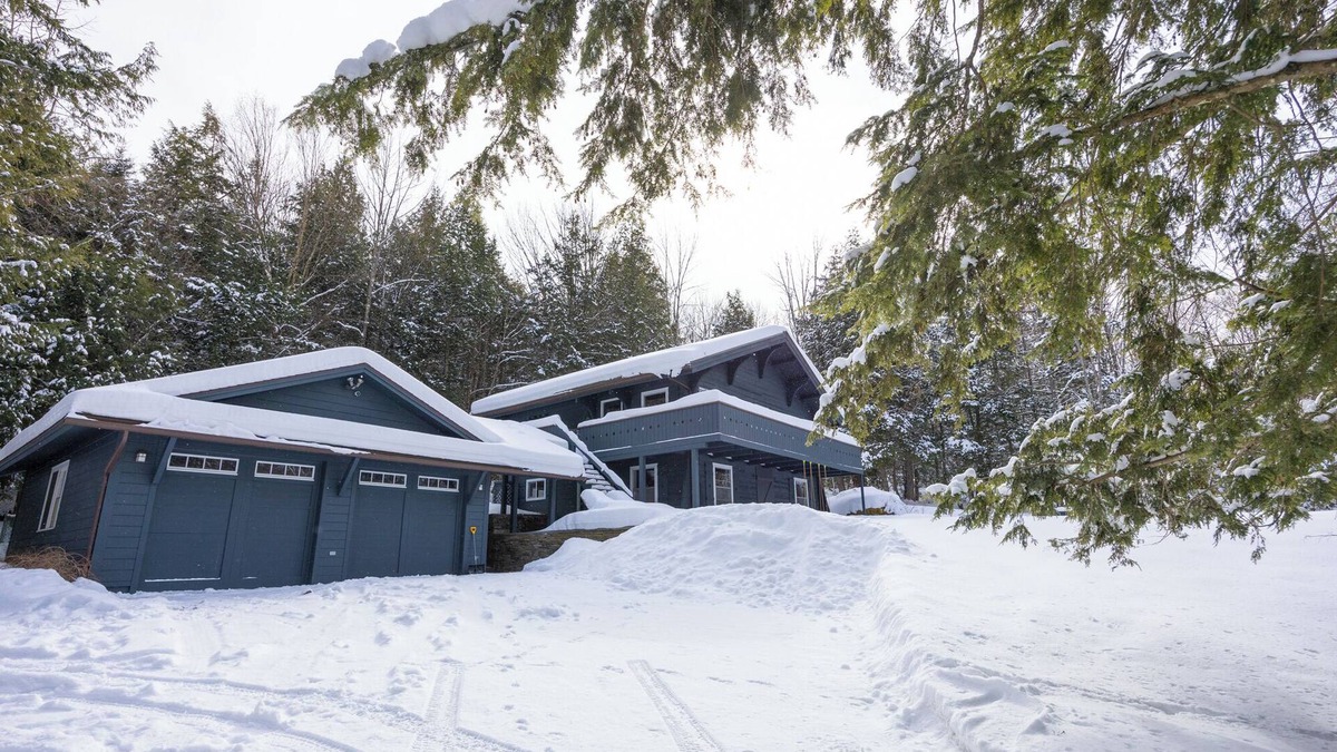 Stowe Hollow Ski Chalet | Cozy Pet- & Family-Friendly Chalet Near Stowe Mountain Resort